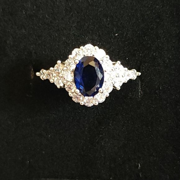 BLUE OVAL SIDE ACCENTS RING - Picture 3 of 7